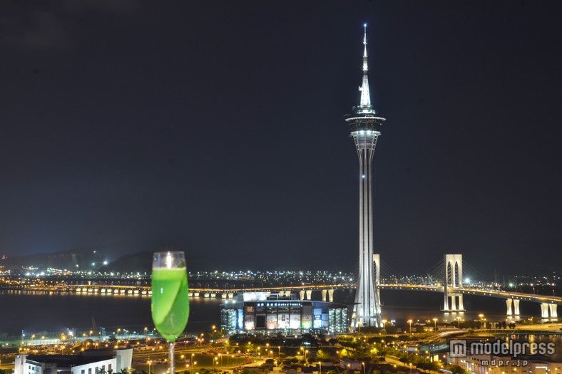 マカオのシンボル、マカオタワーの夜景を一望