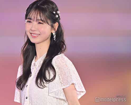 乃木坂46筒井あやめ、投げキスで目線奪う 美スタイル際立つワンピース姿【GirlsAward 2024 S/S】