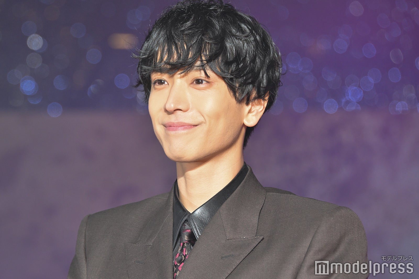 黒羽麻璃央（C）モデルプレス