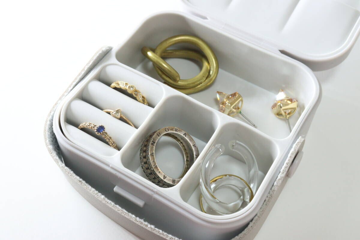 ダイソー アクセサリー収納ボックス ダイソーのアクセサリー収納ボックス