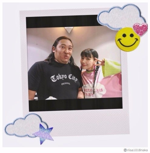 仲里依紗、ロバート秋山が「好きすぎて…」念願の2ショットに反響