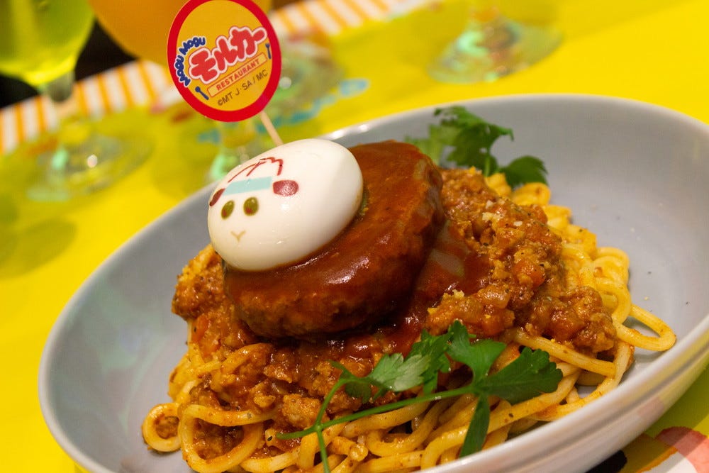 「PUI PUI モルカー」コラボカフェ開幕、料理も内装も可愛いモルカーだらけ!