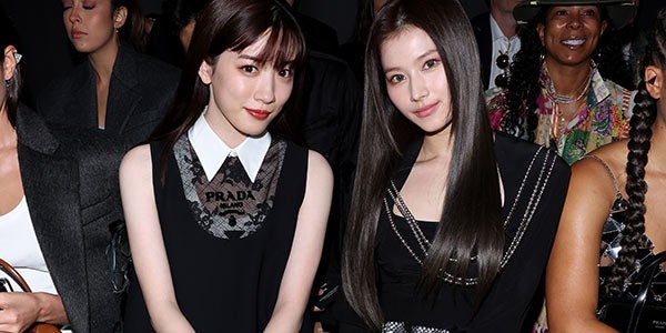 永野芽郁＆TWICEサナ、2ショット公開「プラダ」コレクション鑑賞