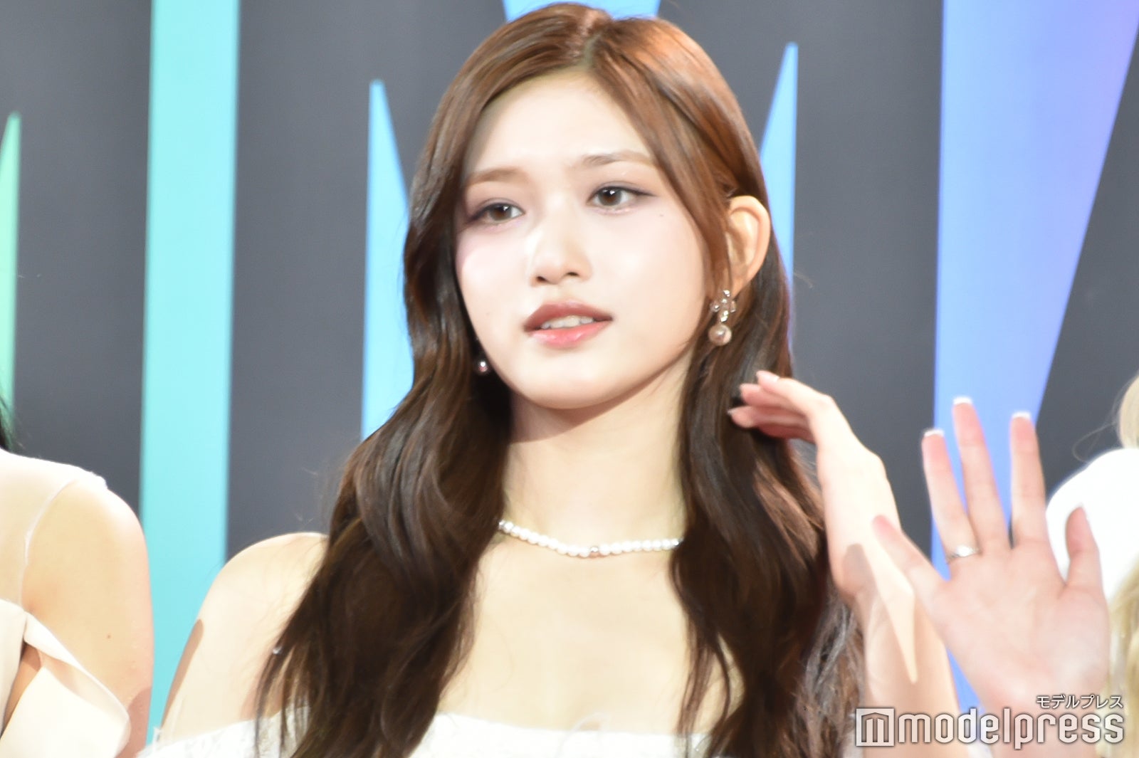 イソ（C）モデルプレス