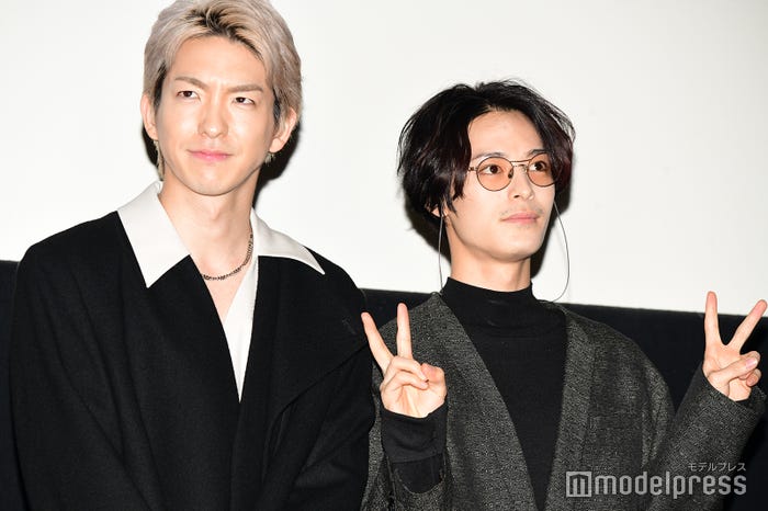 (左から)前田公輝、塩野瑛久(C)モデルプレス