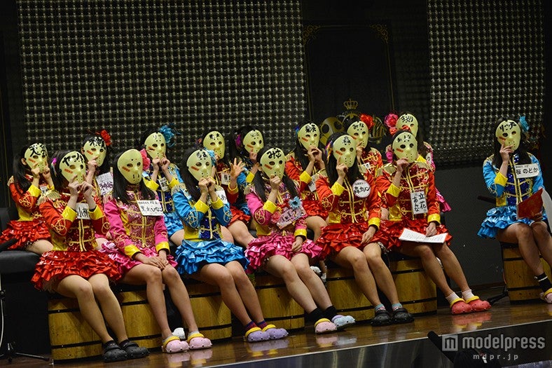 恐怖で叫び声をあげた仮面女子／昨年12月の「やっぱ全力だね～」公開収録の様子【モデルプレス】