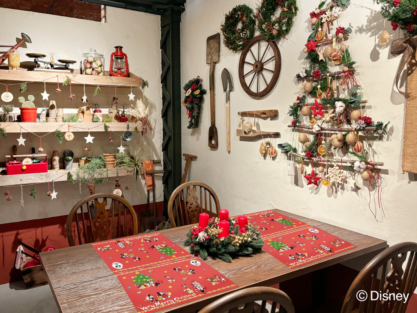 ランチョンマット使用イメージ（C）Disney