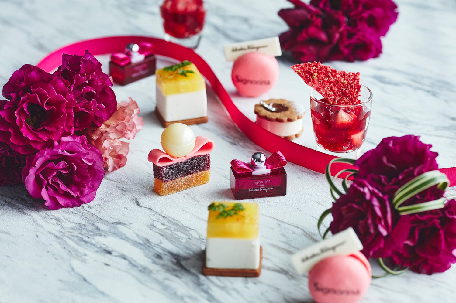 サルヴァトーレフェラガモの香水「シニョリーナ」の世界観を表現したアフタヌーンティー限定登場