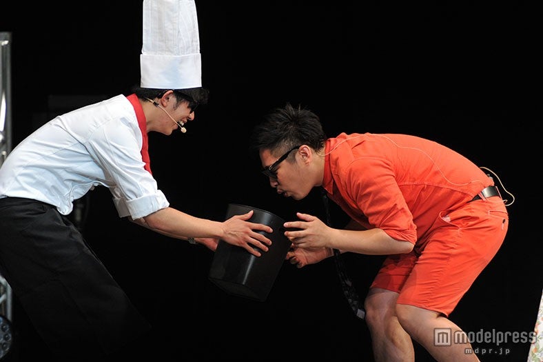 8.6秒バズーカー／ライブの様子