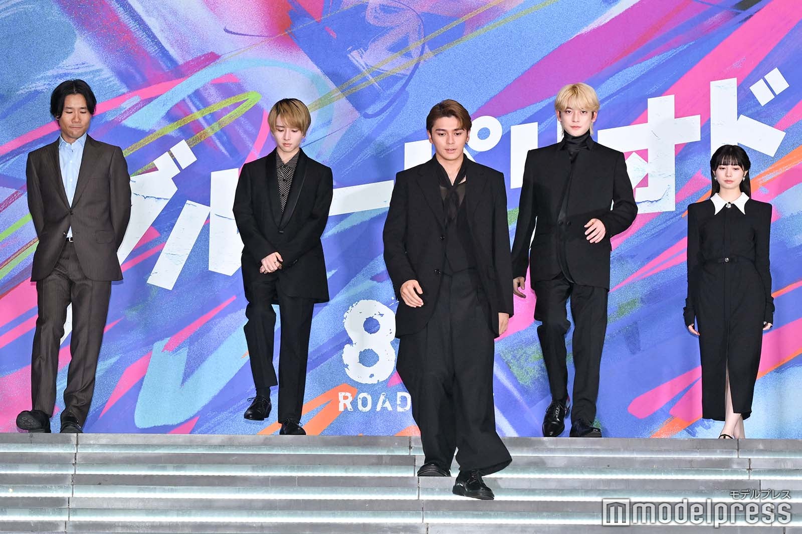 （左から）萩原健太郎監督、板垣李光人、眞栄田郷敦、高橋文哉、桜田ひより（C）モデルプレス