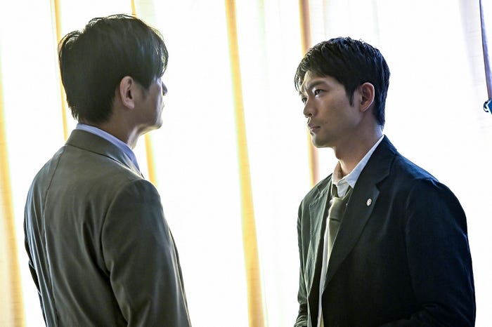 松下洸平/「最愛」第1話より(C)TBS