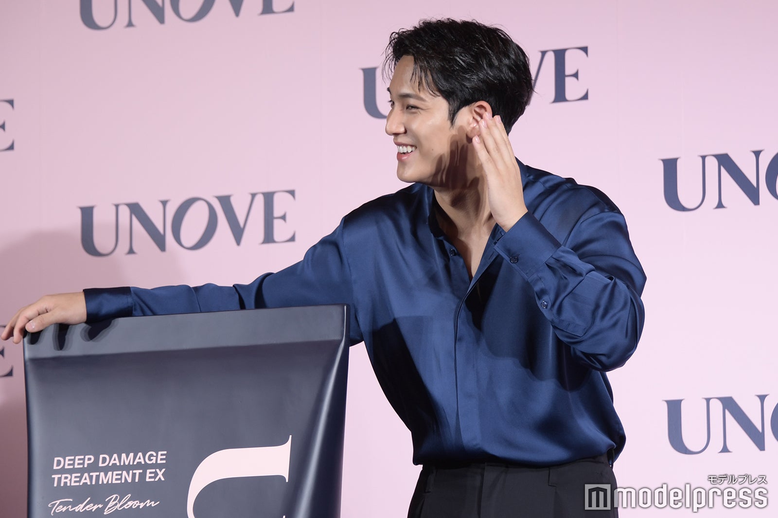 投げキスに少し上がった歓声に照れるミンギュ（C）モデルプレス