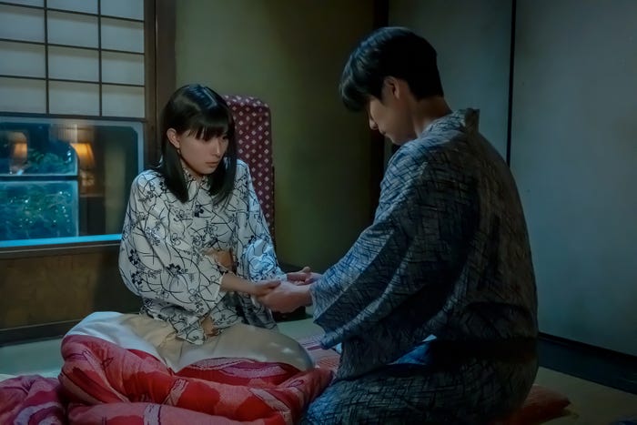 芳根京子、本田響矢「波うららかに、めおと日和」(C)フジテレビ