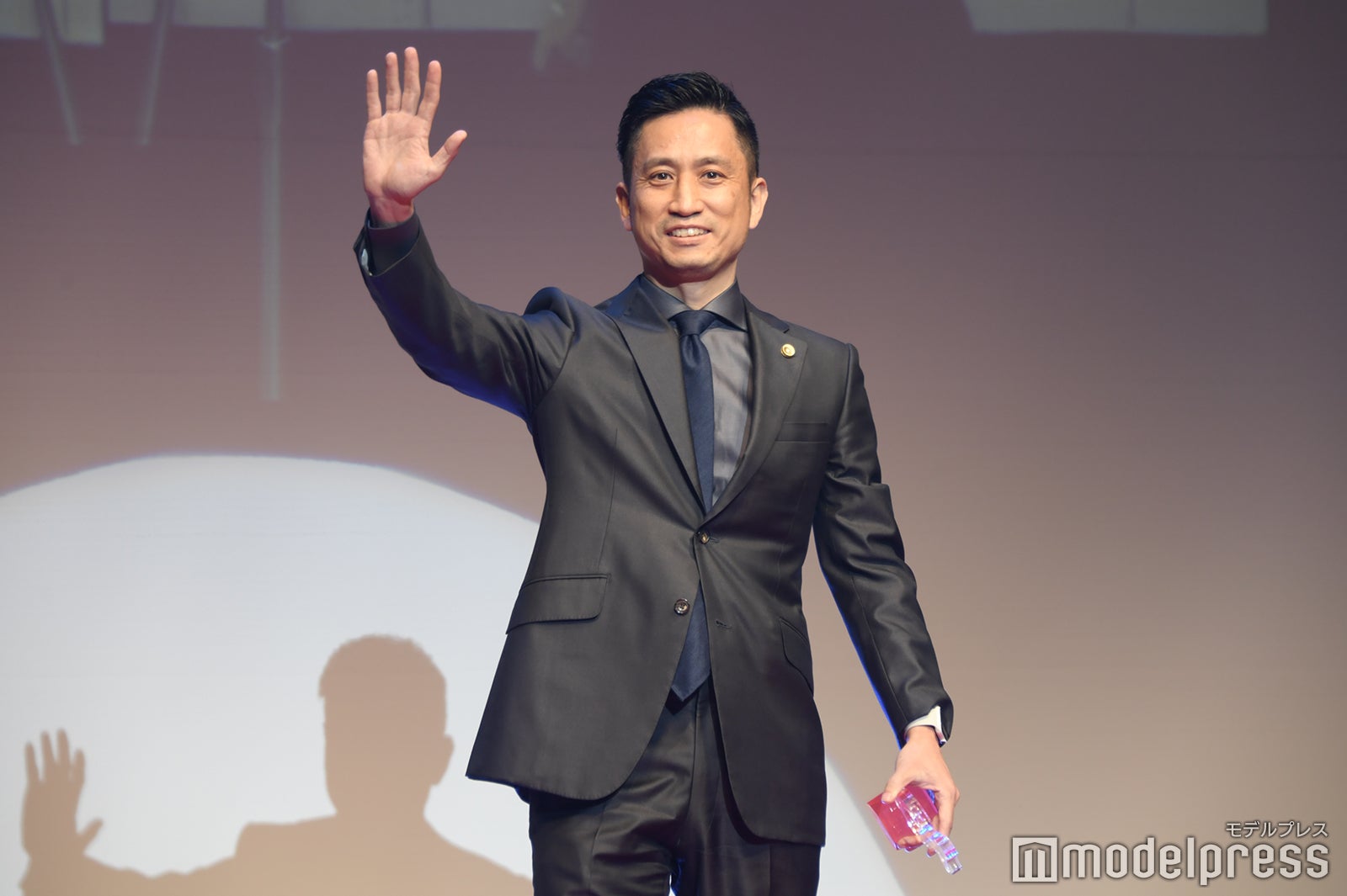 岡野タケシ弁護士、（C）モデルプレス