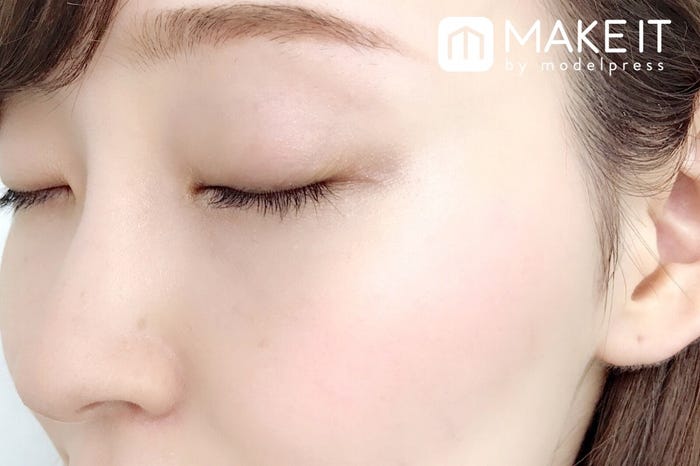 【キャンメイク】「グロウフルールチークス」“04 ストロベリーフルール”使用 (C)メイクイット