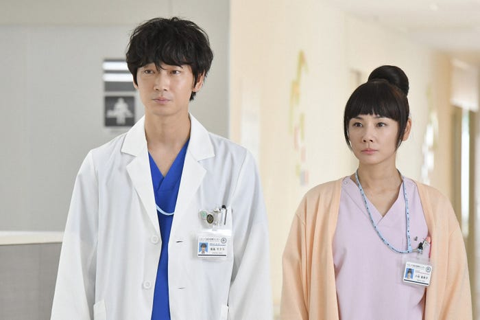 綾野剛、吉田羊/「コウノドリ」最終話より(画像提供:TBS)