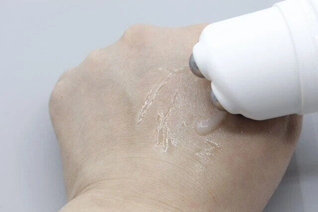 ダイソー　5点ローラー詰め替えチューブ（120mL、斜めタイプ）　