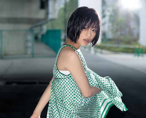 森七菜、濡髪&色白素肌でセクシーな魅力全開