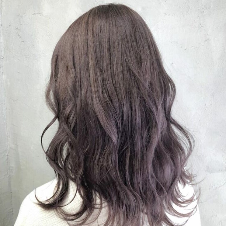 21 暗めのバレイヤージュカラーってどう 大人女性に似合う髪色をご紹介 モデルプレス