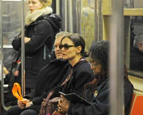 セレブオーラなし! 元トム・クルーズ夫人のケイティ・ホームズが地下鉄通勤