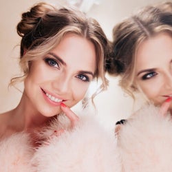 美人より 可愛いより 色っぽい女がモテる 本当の色気とは モデルプレス