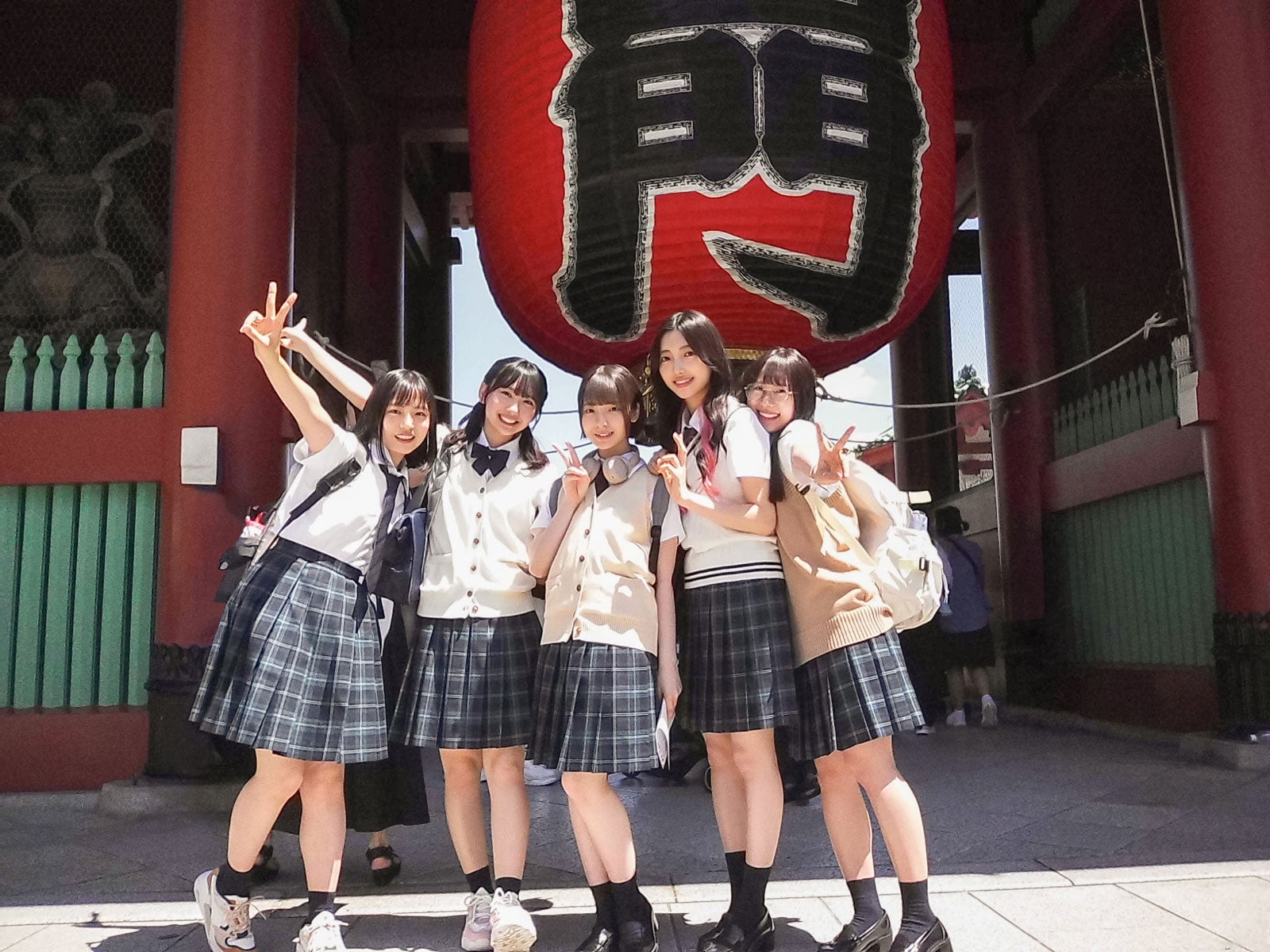 正源司陽子、藤嶌果歩、渡辺莉奈、小西夏菜実、石塚瑶季（C）2024 映画「ゼンブ・オブ・トーキョー」製作委員会