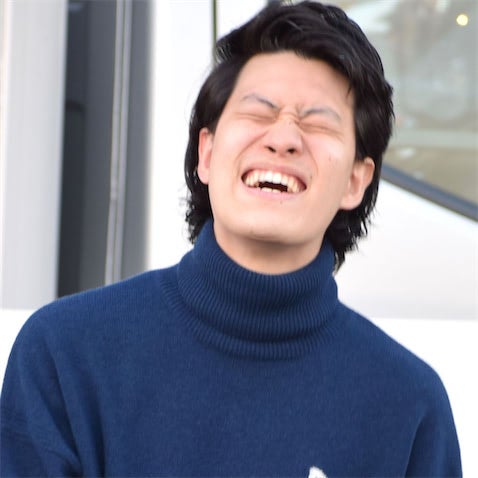 「いやいやいや～」霜降り明星・粗品、Netflixドラマ『ダウンタイム』に"野暮"なツッコミ連発