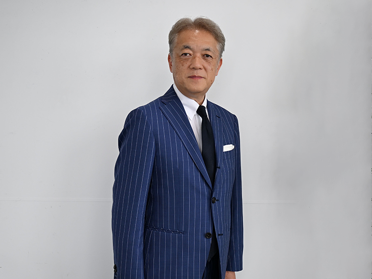 AOKI 社長に小出大二朗氏