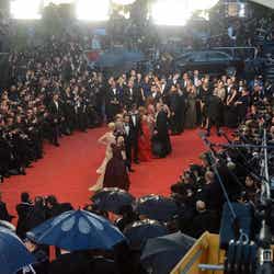 レッドカーペットに登場した、映画「華麗なるギャツビー」のキャスト・スタッフら(C)2013 Warner Bros. Entertainment Inc. All rights reserved