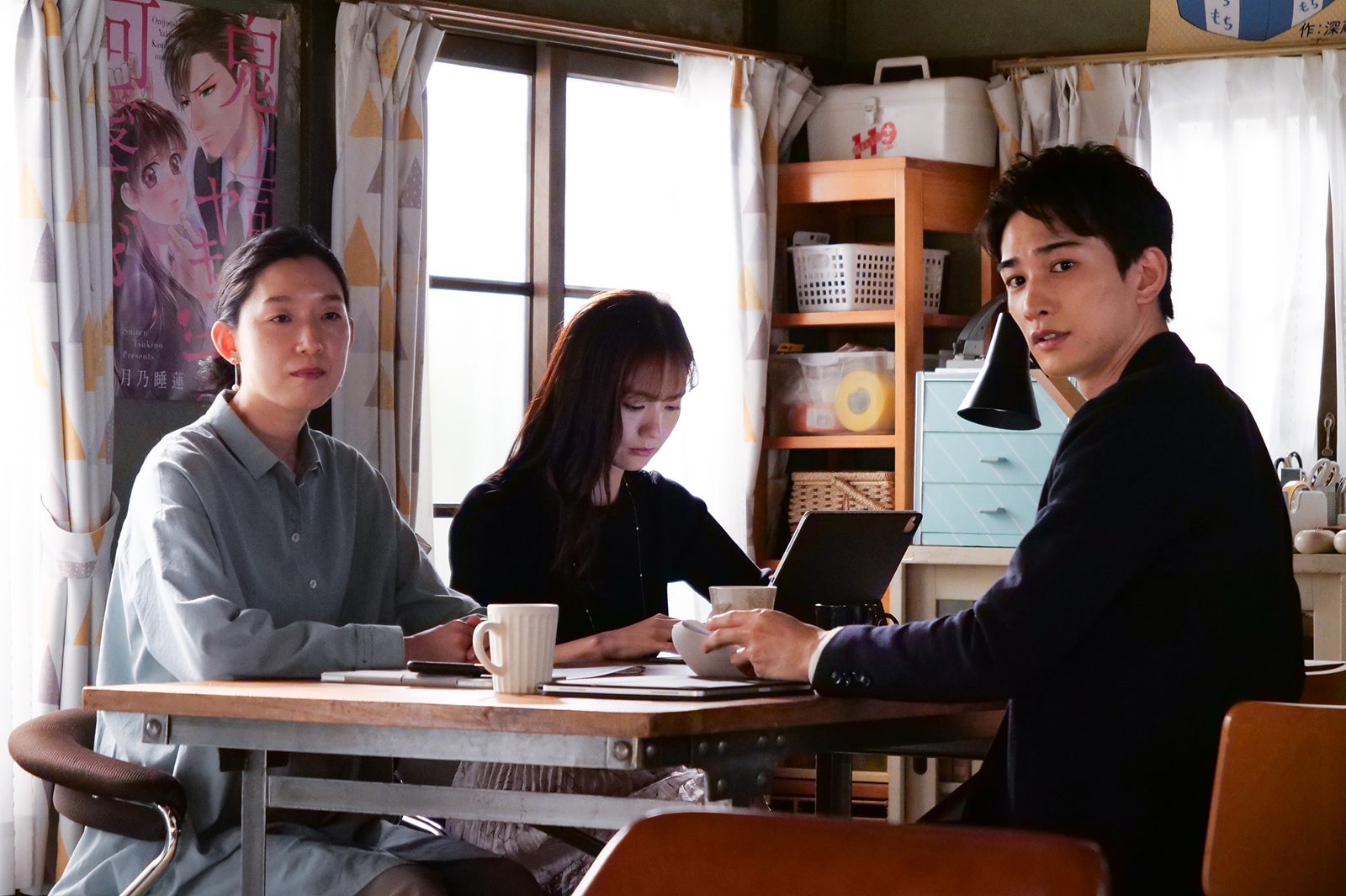 江口のりこ、中村ゆり、町田啓太 「SUPER RICH」第6話より（C）フジテレビ