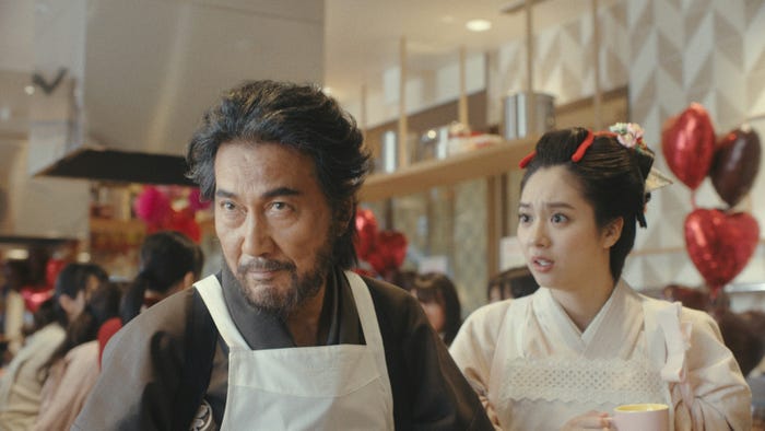 (左から)役所広司、新川優愛(提供写真)