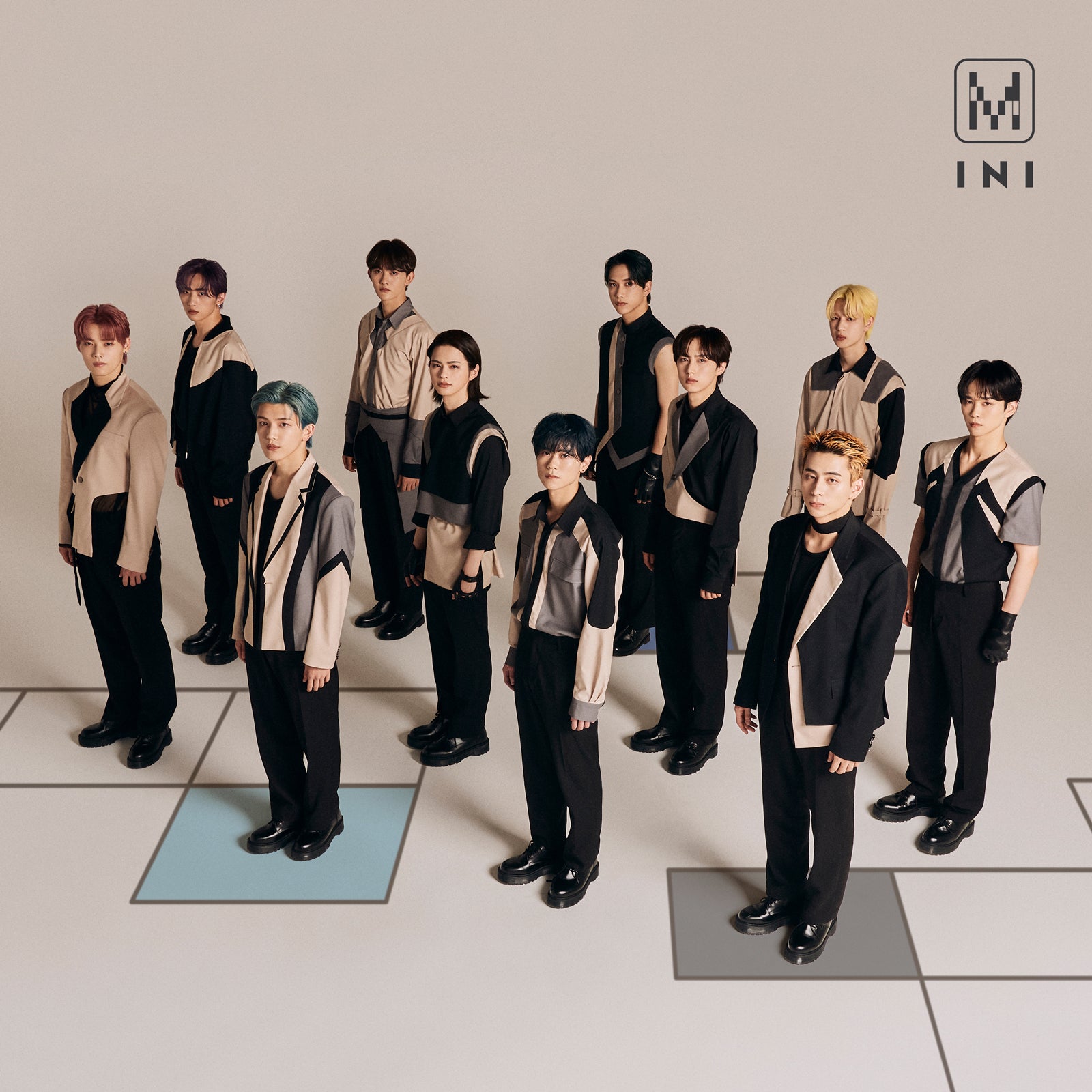 INI 3rdシングル「M」（8月24日発売）通常盤（C）LAPONE ENTERTAINMENT