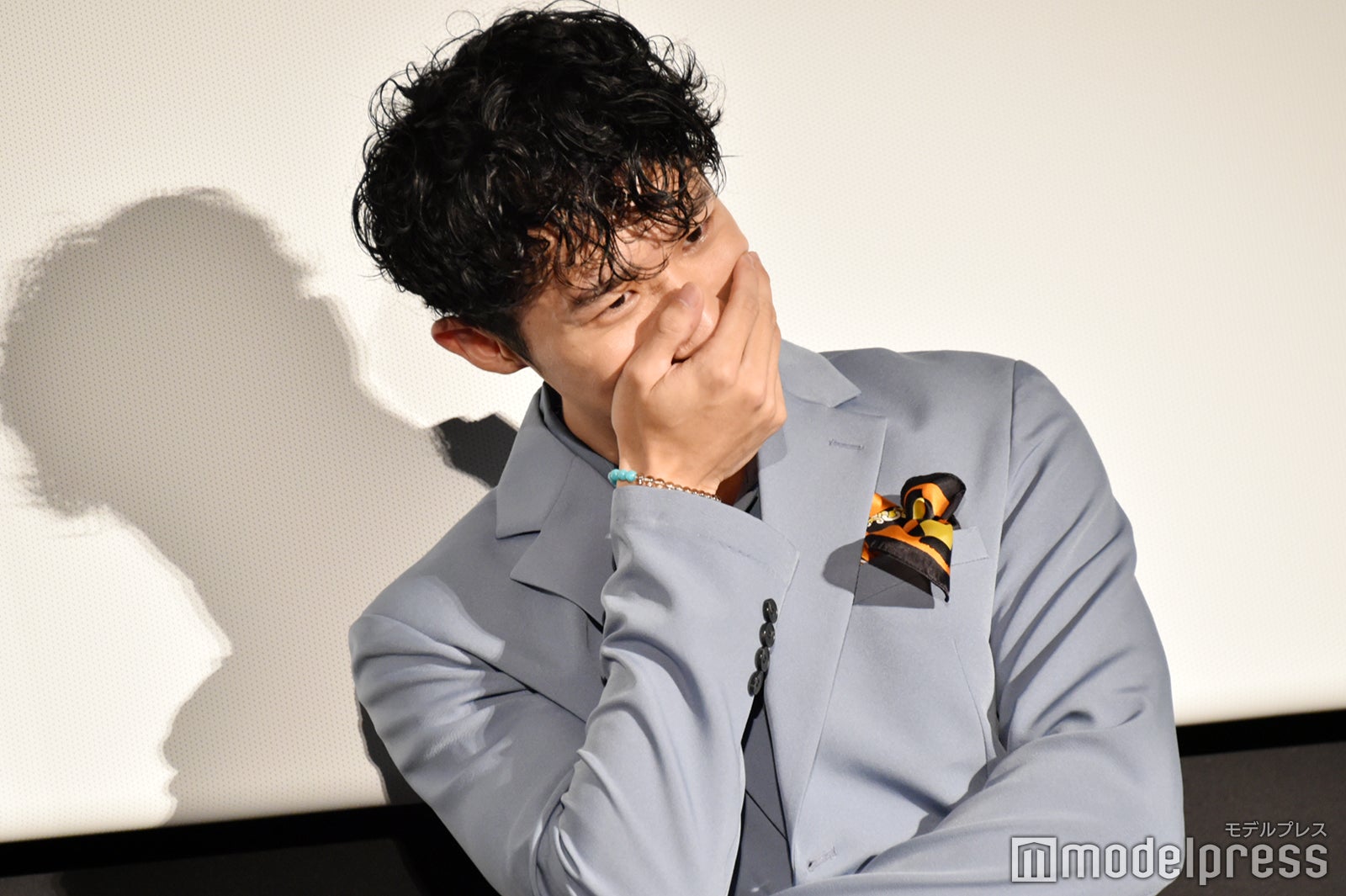 Snow Man岩本照、胸キュンシーン生再現に大照れ「皆イジりすぎだよ」＜モエカレはオレンジ色＞