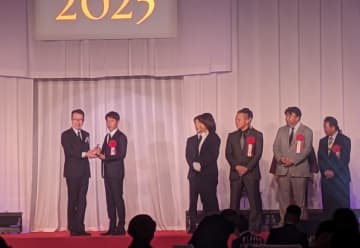 【地方競馬】NARグランプリ25 2歳最優秀牡馬ベストグリーンの國信泰秀オーナーは「ここまで走るとは思いませんでした」と感無量