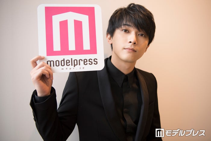 吉沢亮の顔面 を徹底計測 二重幅6mm まつ毛1cm 100問100答企画 Vol 1 モデルプレス