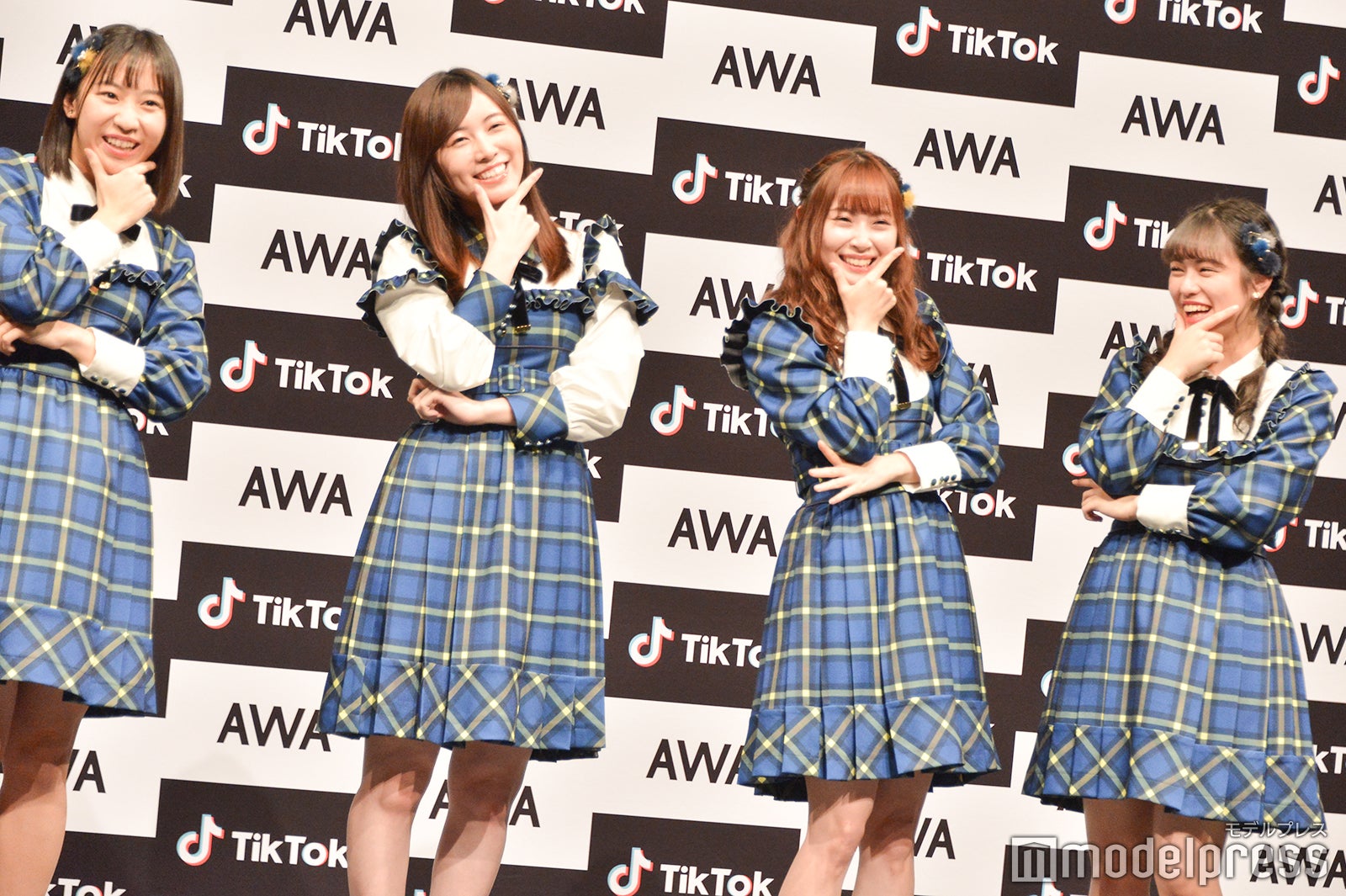 「あわあわダンス」を披露する（左から）日高優月、松井珠理奈、高柳明音、竹内彩姫 （C）モデルプレス