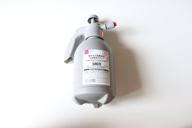 ダイソー　お掃除用大容量スプレー（2L、泡タイプ）　パッケージ