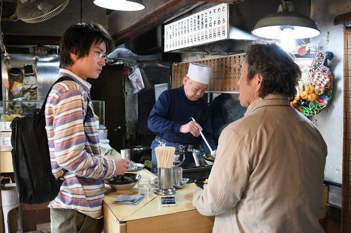 藤原竜也、武田鉄矢/『リバース』第8話より(画像提供:TBS)