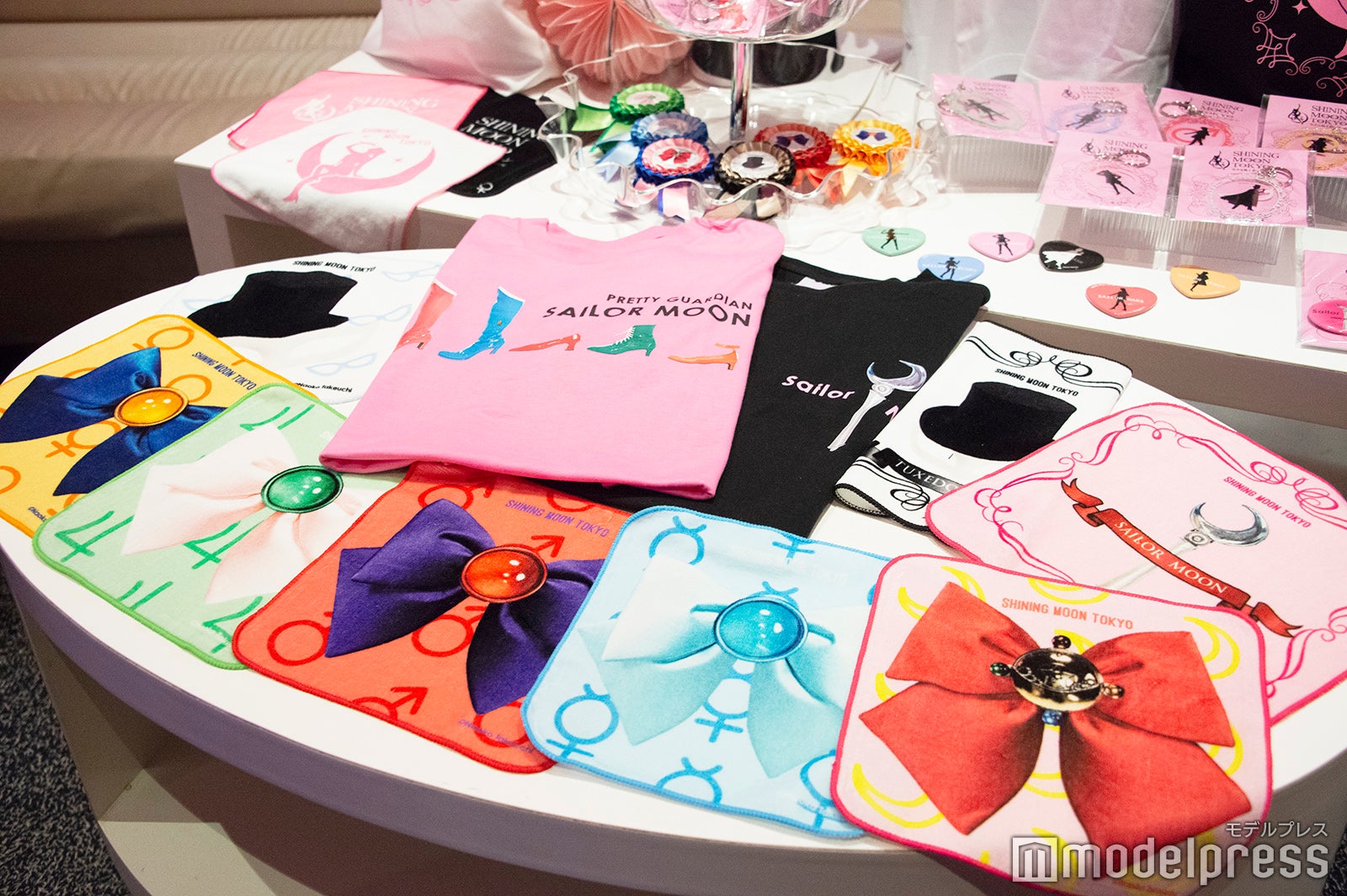 Tシャツやハンカチなどのオリジナルグッズ（C）モデルプレス