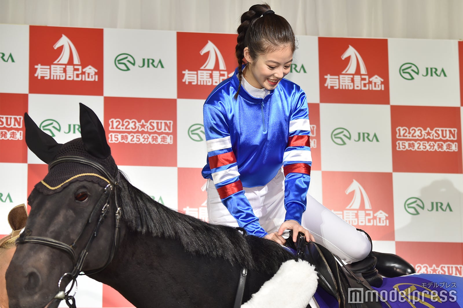 乗馬体験をした今田美桜 （C）モデルプレス