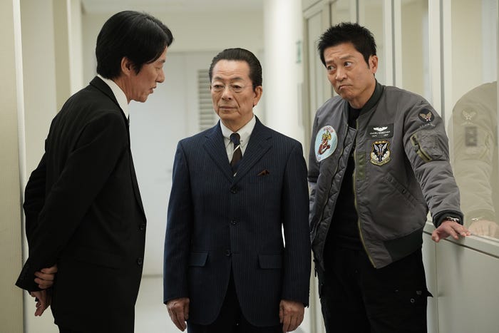 川原和久、水谷豊、寺脇康文「相棒season22」第18話より(C)テレビ朝日
