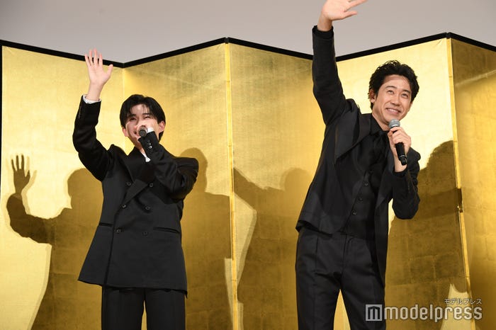 大泉洋「なにわ男子だよ~!」、長尾謙杜「TEAM NACSで~す!」(C)モデルプレス