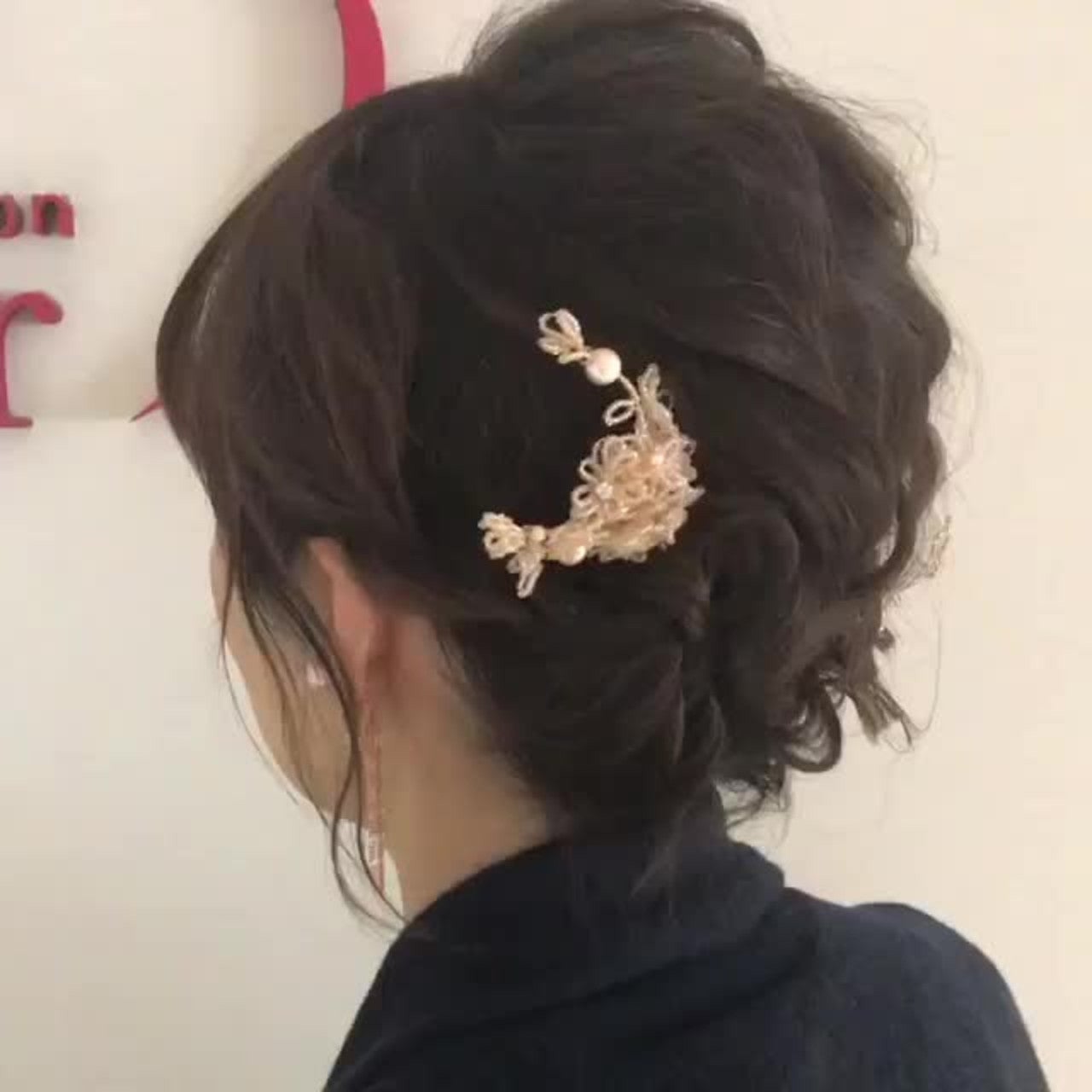 お仕事ヘアは「まとめ髪」でデキル女に。上司ウケもばっちり♪ モデルプレス