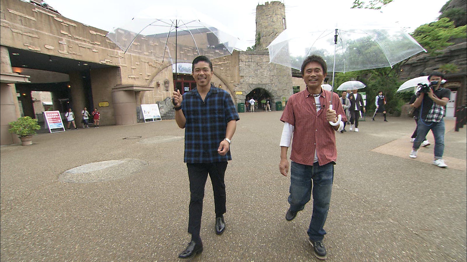 （左から）松本利夫、浜田雅功 （C）MBS