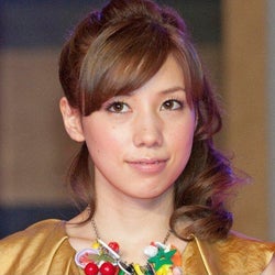 仲里依紗、夫・中尾明慶とのケンカ後の仲良し2SHOTで結婚8周年を報告「憧れのお2人」「最高夫婦!」