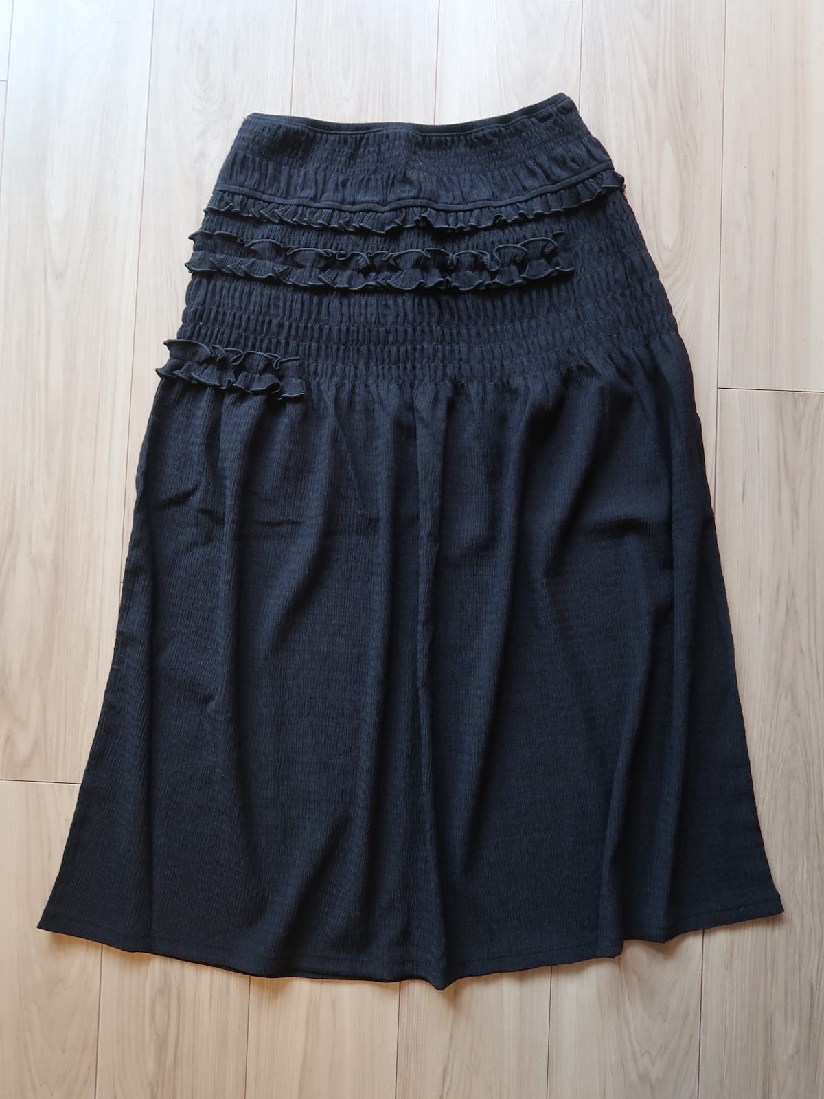 ユニクロ シャーリングスカート 4990円(税込)