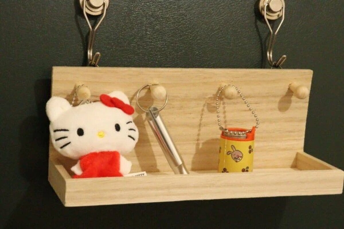 ダイソー　木製ウォールインテリア（フック付）　使用例