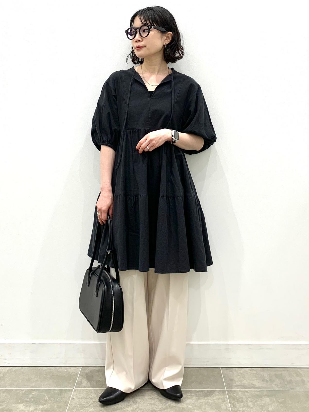 パンツとレイヤードもおすすめの組み合わせです　出典：StyleHint