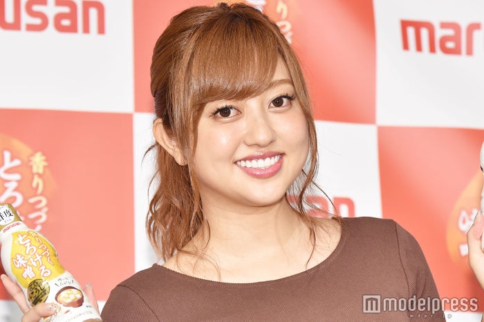 菊地亜美 嵐に結婚報告 二宮和也の 安定イジリ が話題 モデルプレス