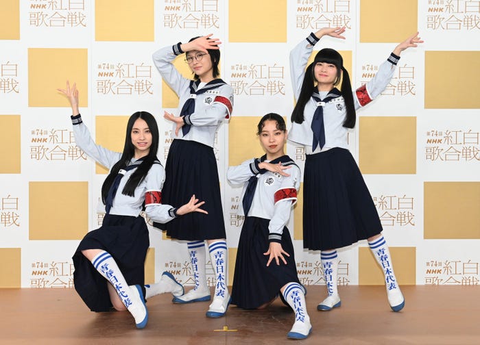 新しい学校のリーダーズ/(左から)KANON、SUZUKA、RIN、MIZYU(C)NHK